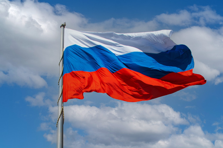 22 августа - День государственного флага РФ.